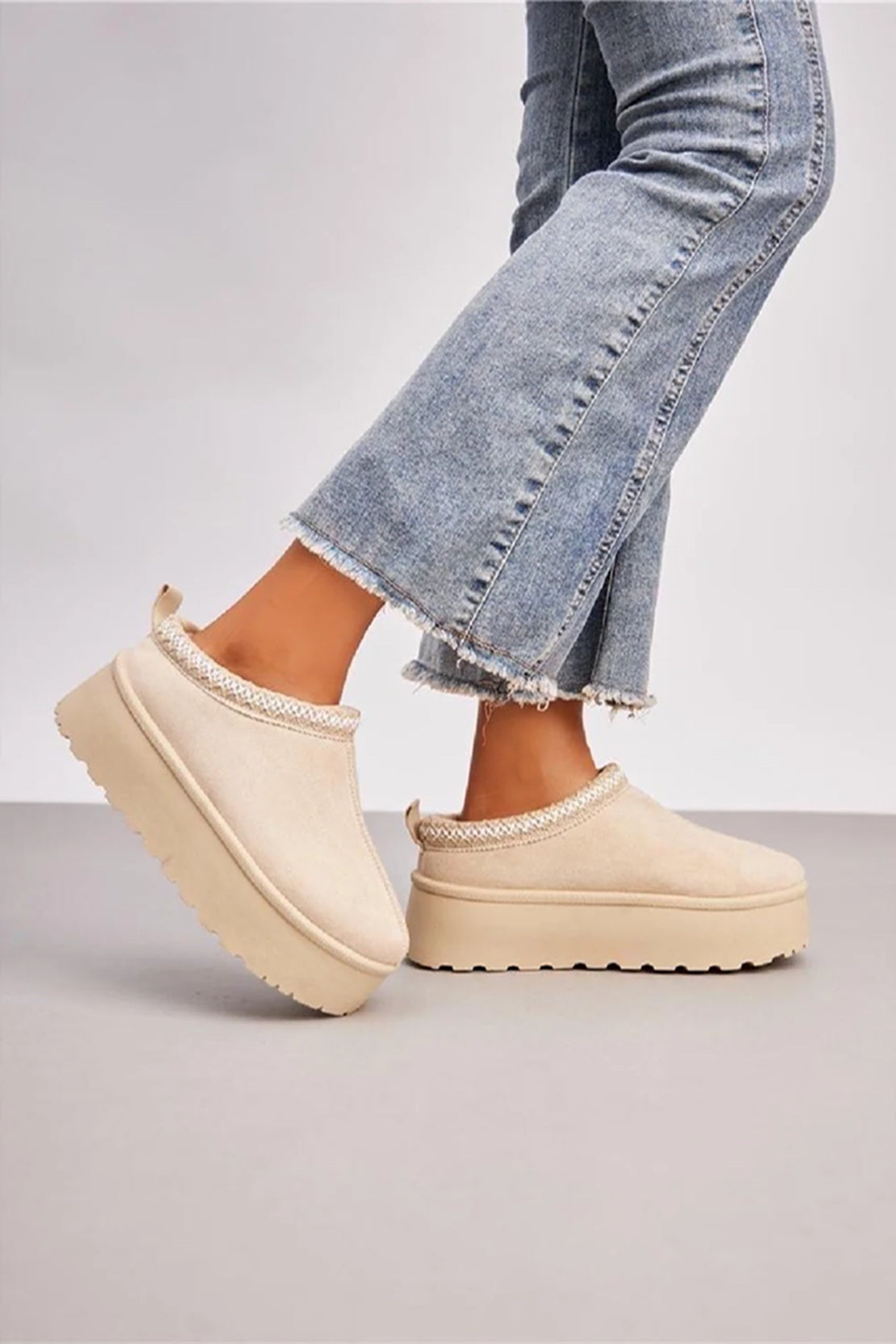 Women’s Faux Suede Platform Slip-On Slippers