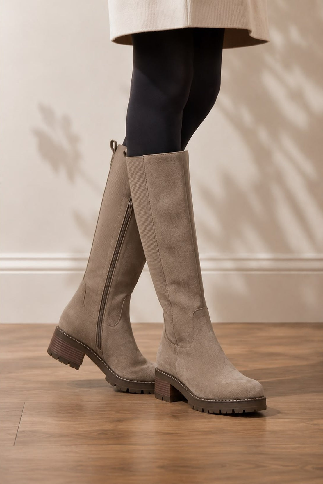 Women’s Wide Fit Knee-High Block Heel Platform Boots