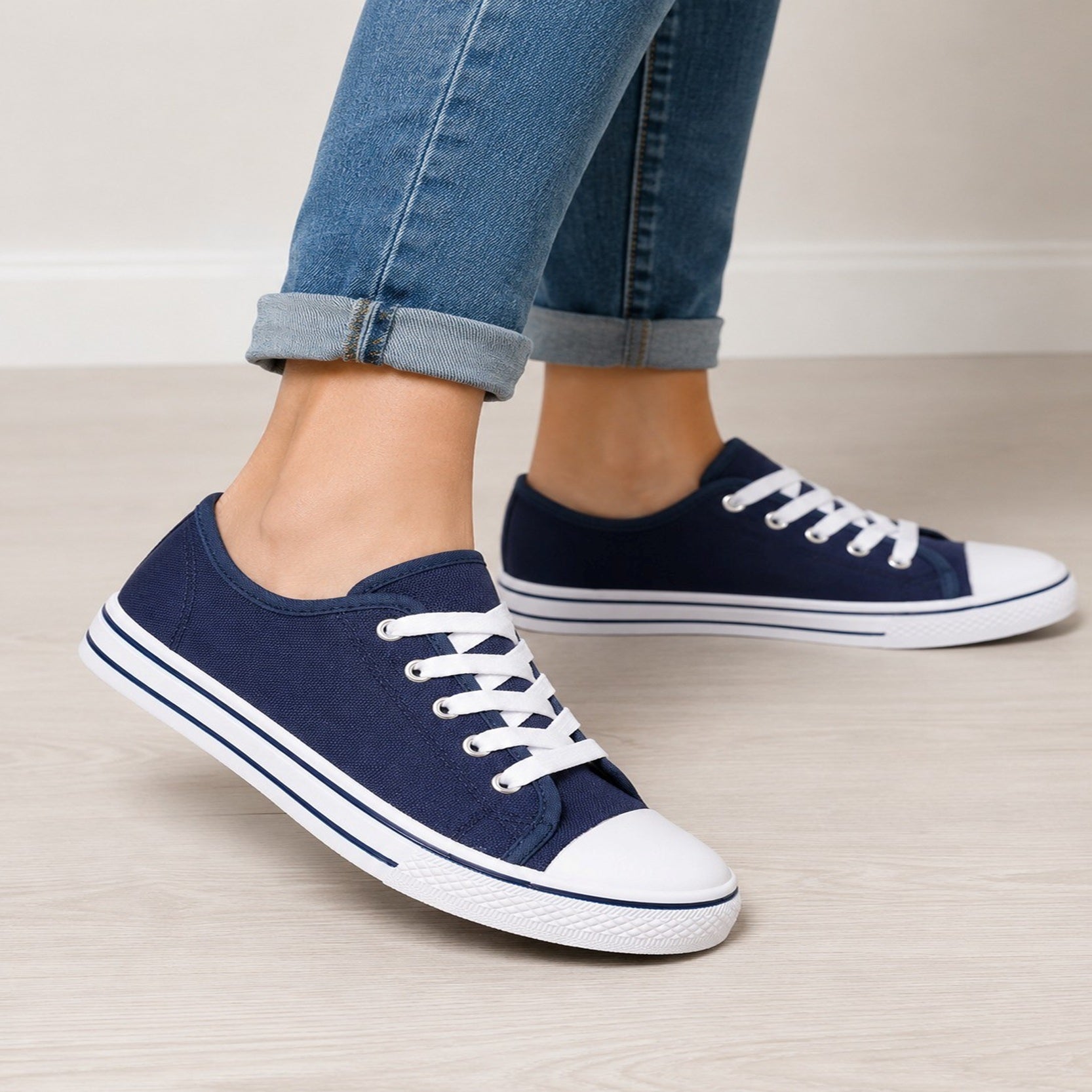 Women's Lace-Up Canvas Flat Trainers