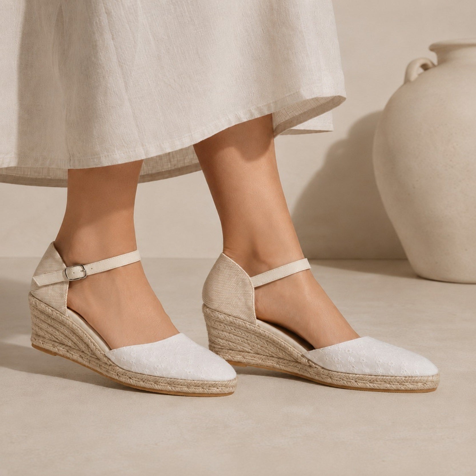 Women's Classic Off-White Closed-Toe Espadrille Wedges