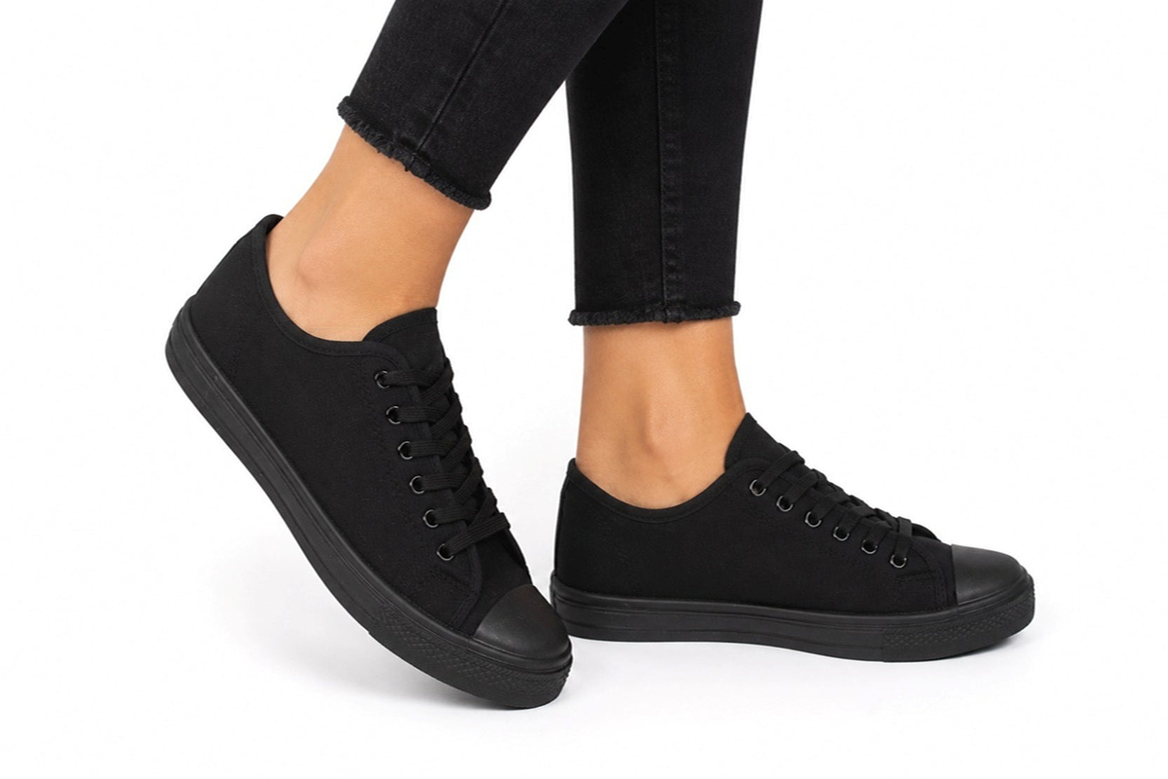 Women's Lace-Up Canvas Flat Trainers